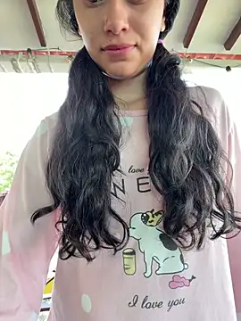 l0lita_emi Show Webcam