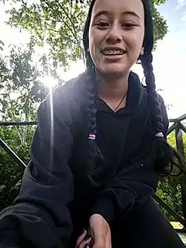 l0lita_emi Pertunjukan Webcam