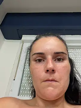 XXX chat uživo modela Naira_Dan