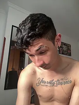 BabyAzz19 webcam show