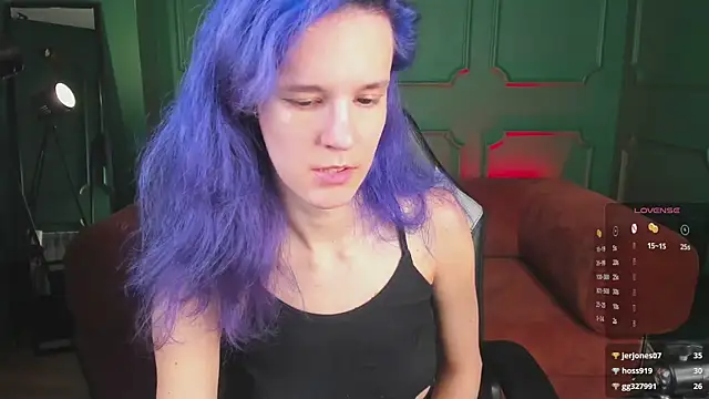 צ'אט XXX בשידור חי של AuraLaunni