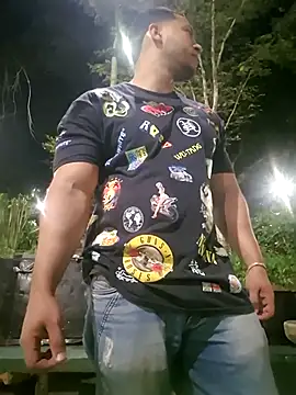 mago_vive Show in webcam