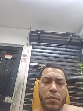 mago_vive Show in webcam