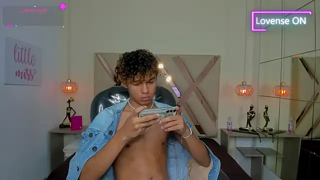 Anyelo_Twink 在線直播表演