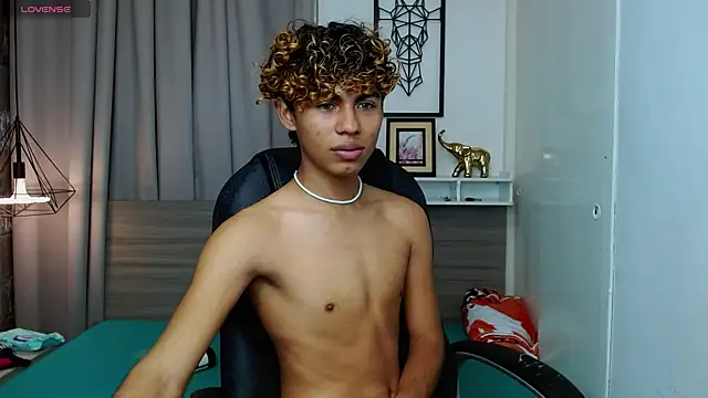 Show modela Anyelo_Twink na web-kameri