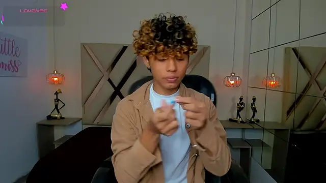 Anyelo_Twink Webcam show