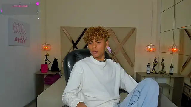 Anyelo_Twink – Kamerová šou