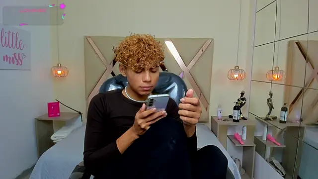 Anyelo_Twink Webcam show