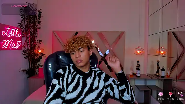 Anyelo_Twink: вебкам-шоу