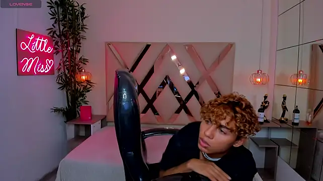 Anyelo_Twink 网络视讯表演