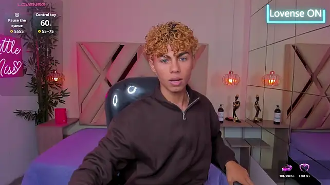 Anyelo_Twinkn Webbikameraesitys