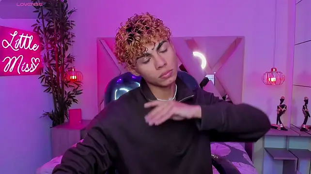 عرض كام Anyelo_Twink