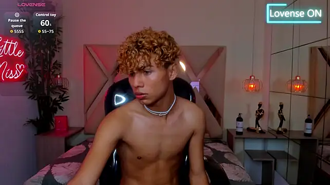 Anyelo_Twink 网络视讯表演