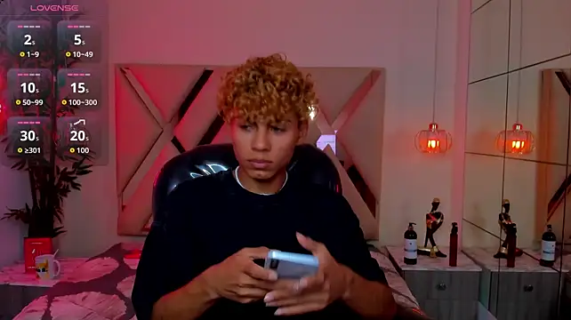 Anyelo_Twink Adlı Modelin Web Kamerası Şovu