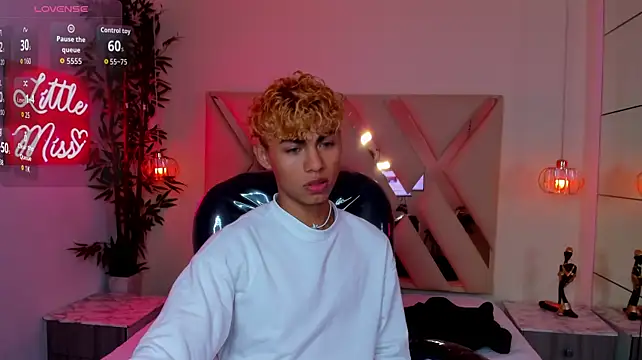 Anyelo_Twink 在線直播表演