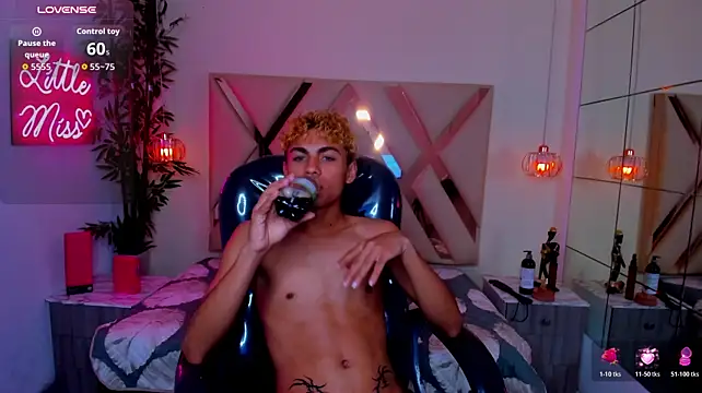 Anyelo_Twink Show Webcam
