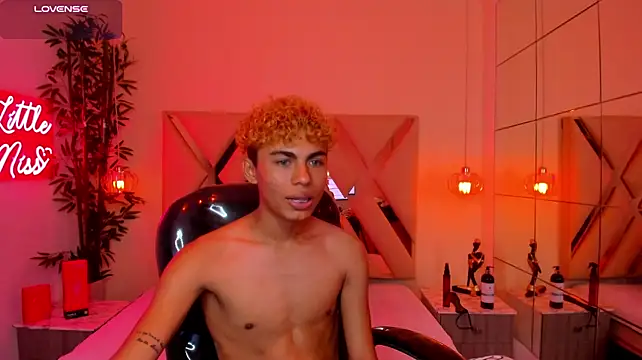 عرض كام Anyelo_Twink