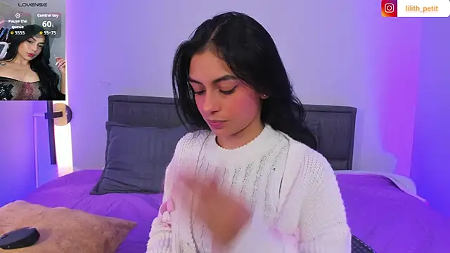 lilith_petit_'s Live XXX Chat