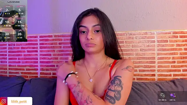 Chat +18 de lilith_petit_ ao vivo