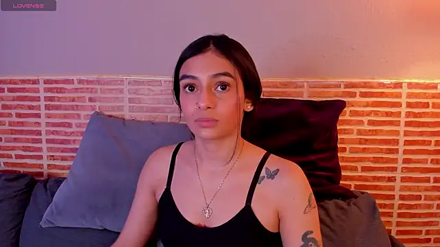 Show modela lilith_petit_ na web-kameri