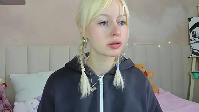 AdeleSilvy Adlı Modelin Canlı XXX Sohbeti