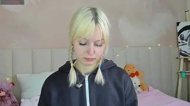 AdeleSilvy Chat XXX in diretta