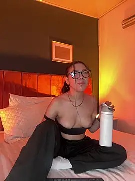 Little_Lexyy's Live XXX Chat