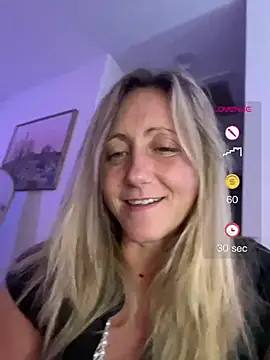 MissFeralFox's Webcam Show