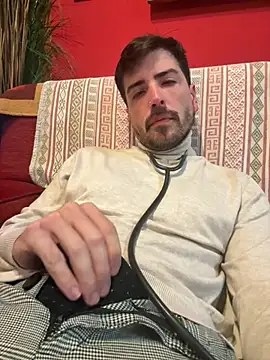 Elcomandantebsas Adlı Modelin Web Kamerası Şovu