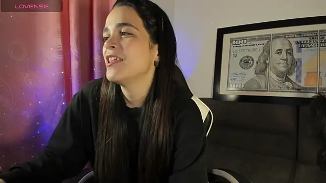 Chat +18 de LucianaMoreau ao vivo