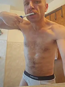 FrankieFuckMeXX: διαδικτυακό σόου στην κάμερα