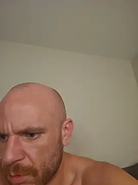 FrankieFuckMeXX Show in webcam