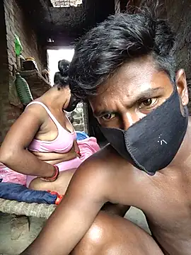 Village_Couples77n Webbikameraesitys