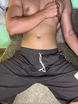 Urdaddyfuck Chat XXX in diretta