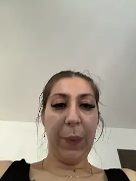 dalia0710 Adlı Modelin Canlı XXX Sohbeti