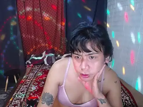 BriannaCruz24 Pertunjukan Webcam