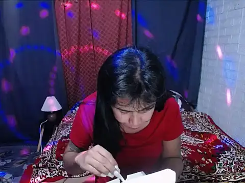 BriannaCruz24 现场性爱视讯表演