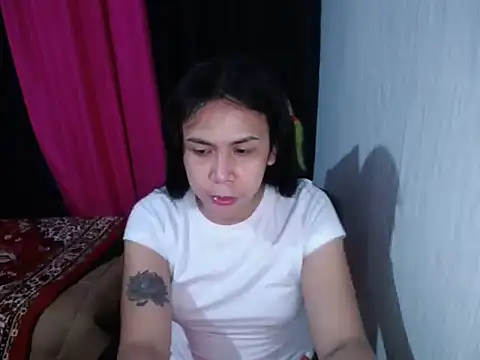 BriannaCruz24 Pertunjukan Webcam