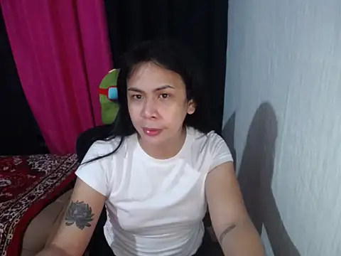 BriannaCruz24のウェブカメラショー