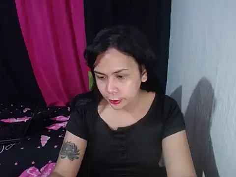 Show modela BriannaCruz24 na web-kameri