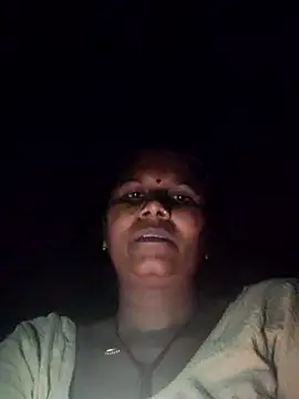 Hot_di97 লাইভ চ্যাট রুম
