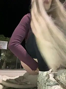 AlyssaFoxx_'s Webcam Show