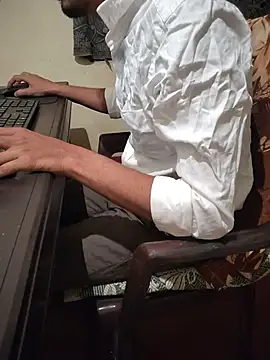 monstrous_bull Adlı Modelin Web Kamerası Şovu
