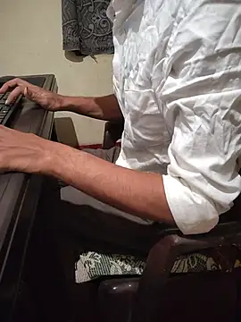 monstrous_bull's Webcam Show
