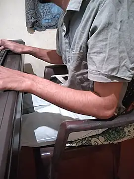 monstrous_bull's Webcam Show