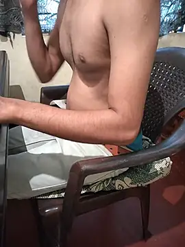 monstrous_bull Show in webcam