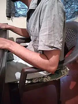 monstrous_bull Show Webcam