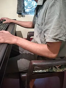 monstrous_bull webcam show