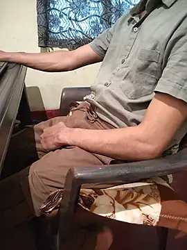 monstrous_bull Webcam-Show