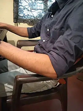 monstrous_bull Show Webcam